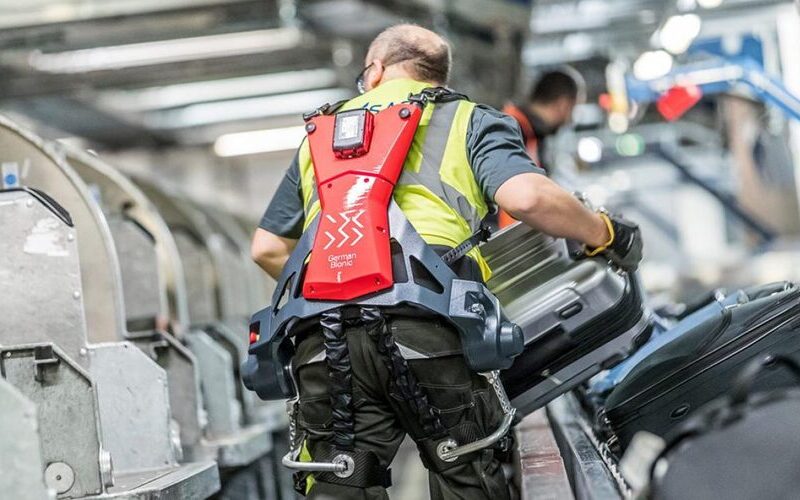 Esoscheletri e lavori usuranti: quando la tecnologia ridisegna lo sforzo umano